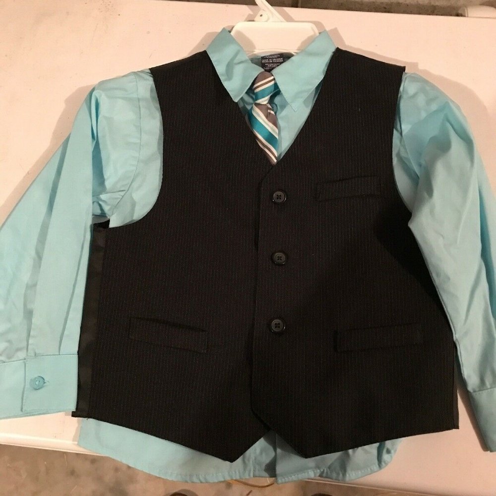 boys Arrow 3 piece suit  size 6